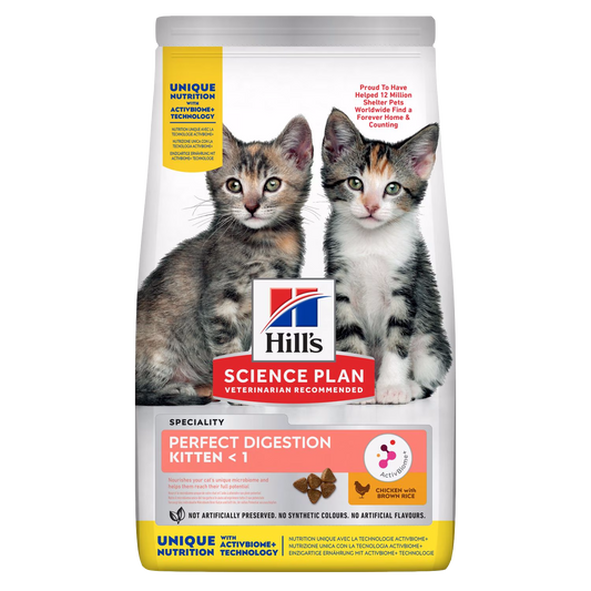 Bag of Hill's Science Plan kitten food with two kittens on a white background
